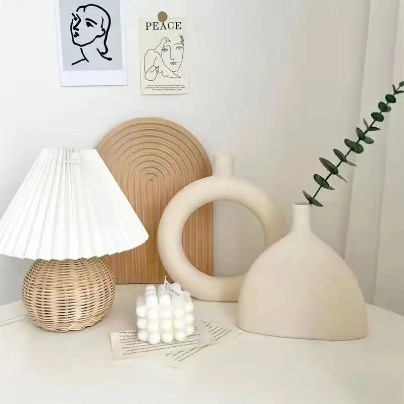 Simple Art Vase Set